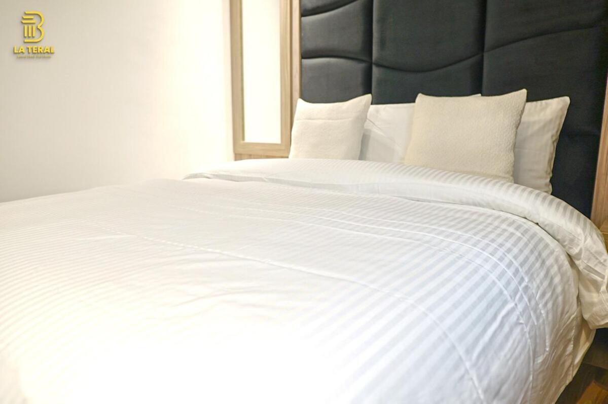 Chic Room, Great Location *