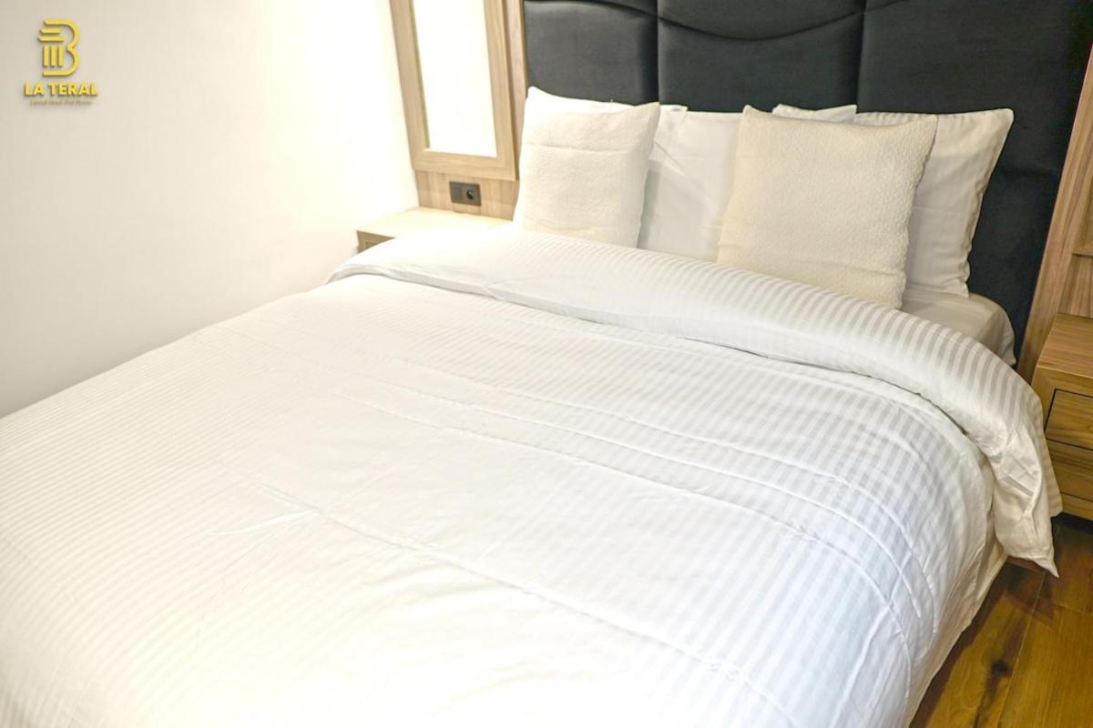 Chic Room, Great Location *