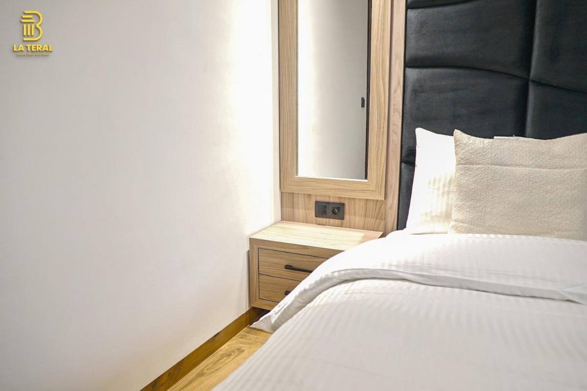 Chic Room, Great Location Apartment
